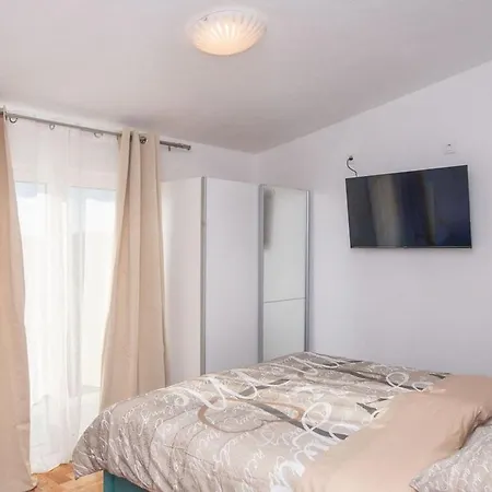 Holiday home Family Friendly House With A Swimming Pool Cista Velika, Vodice - 20227 *