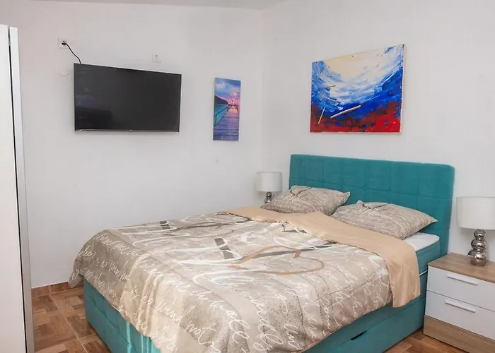 Family Friendly House With A Swimming Pool Cista Velika, Vodice - 20227 Vakantiehuis Velika Cista (Sibenik-Knin)